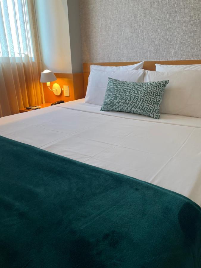 Flat Iate Clube Home Experience Praia Do Canto Vitória Екстериор снимка